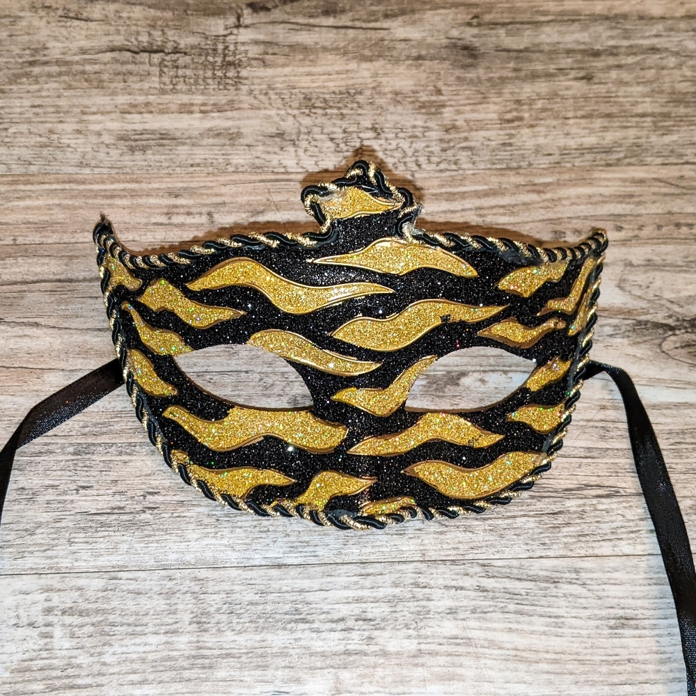 Striped Masquerade Mask - Picture 6 of 10